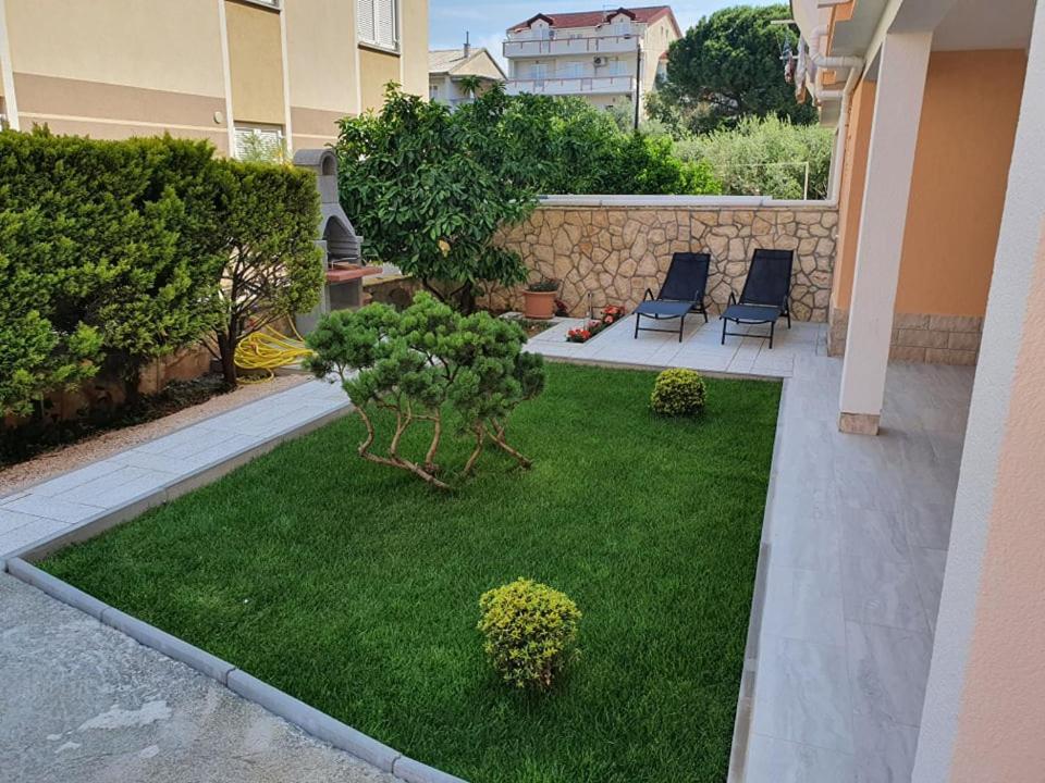 Apartments Niko Новаля Екстериор снимка