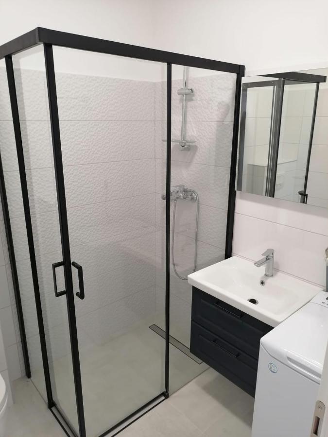Apartments Niko Новаля Екстериор снимка