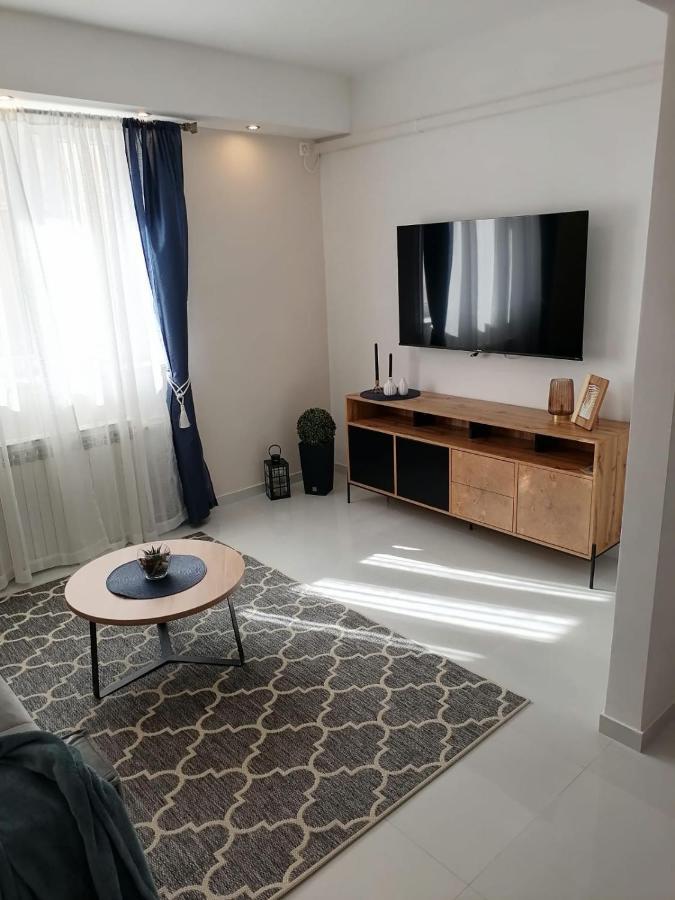 Apartments Niko Новаля Екстериор снимка